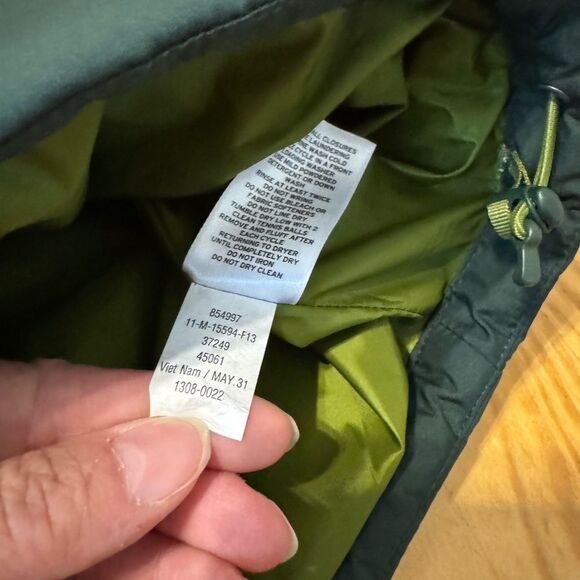 REI Co-op Therum Down Filled Puffer Vest Mens MED Forest Green Exterior Full Zip - Picture 7 of 8